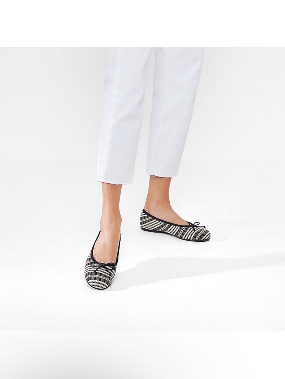 Vivaia Woven Pointed-Toe Ballet Flats Black & Beige Comfortable
Slip On Shoes 8
